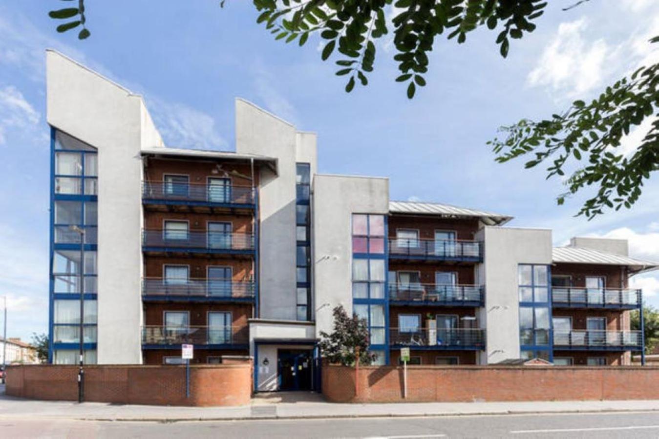 1 Bed Apartment, Sleeps 4, Free Parking, East Croydon, Gr London Apartment