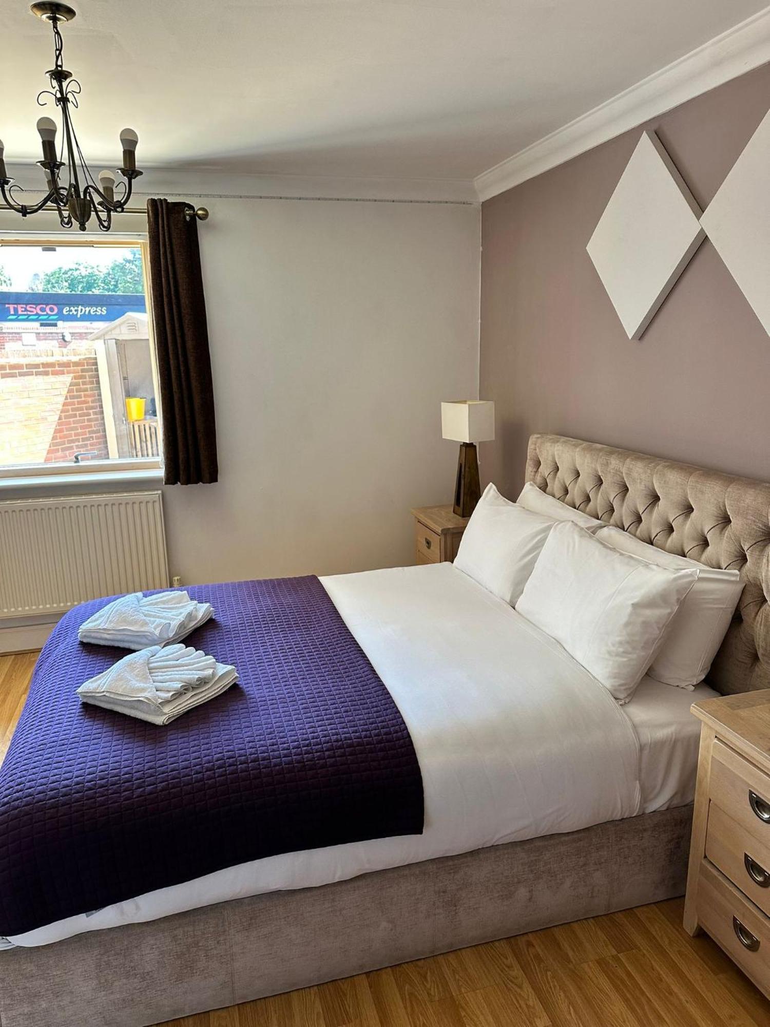 1 Bed Apartment, Sleeps 4, Free Parking, East Croydon, Gr London *